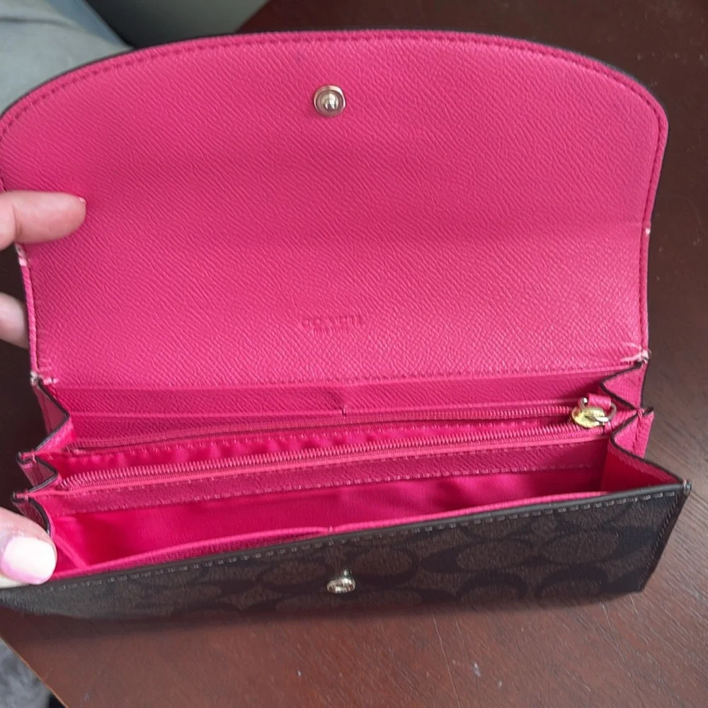 EUC snap Coach wallet with removable pink zipper pouch - Picture 2 of 7